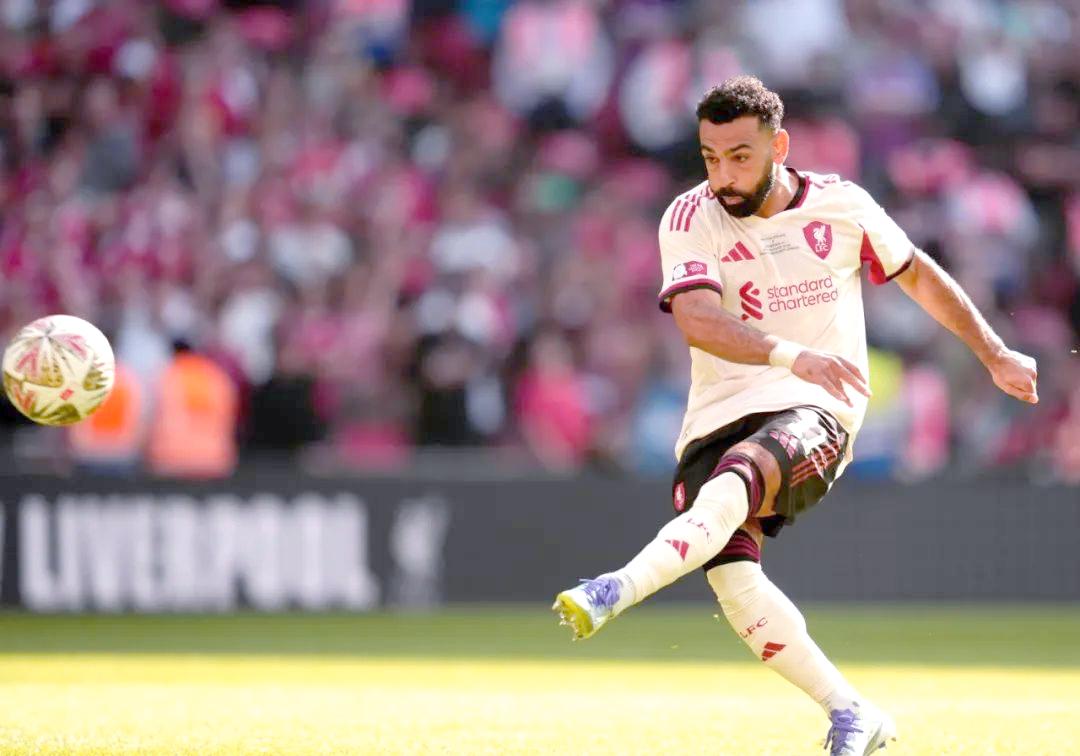 共享体-社区盾倒计时，利物浦关键时刻回应争议，细节引发关注，更衣室稳定，轮换策略成焦点的简单介绍