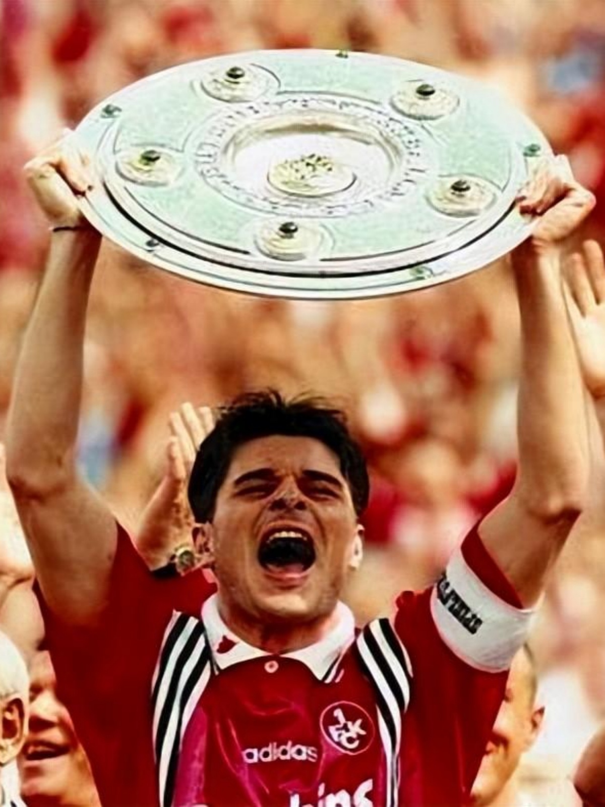 金年会体育-西汉姆训练开放日，加时末段主帅复盘引欢呼，德国杯在即，团队化学反应显著的简单介绍