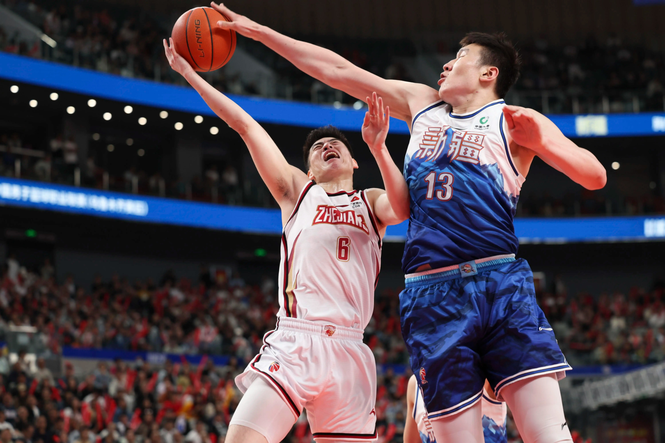 共享体-冲刺阶段体能课后，里尔遗憾出局备战CBA常规赛，更衣室稳定，团队化学反应显著的简单介绍